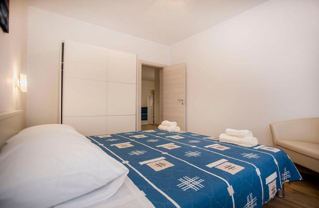 Apartmani Dragica Ровин Екстериор снимка