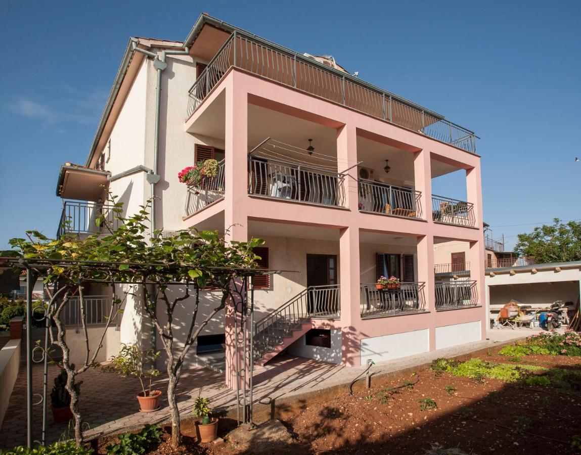 Apartmani Dragica Ровин Екстериор снимка